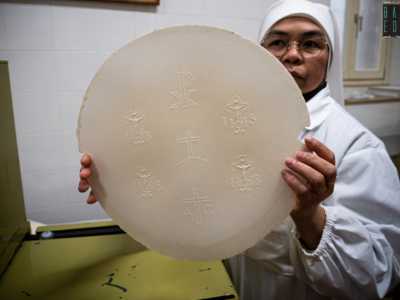 L�ostia creata � quella da cui verranno poi ricavate le singole particole